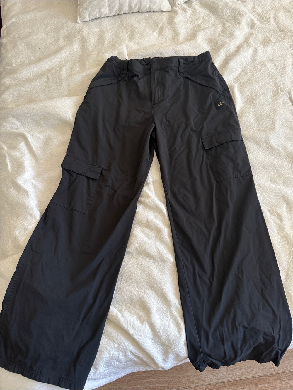 ALO Yoga Black Wide-Leg Cargo Pants